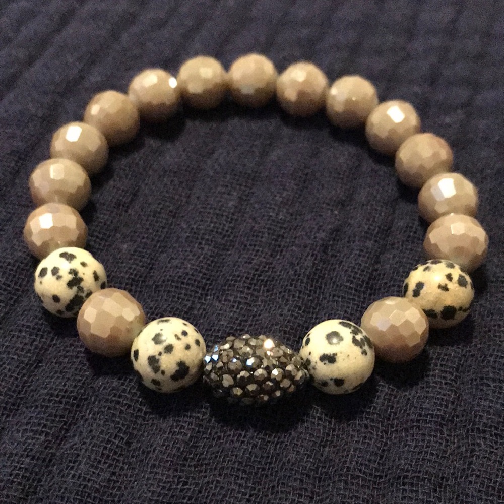 Shimmery taupe/cream/brown beaded bracelet Size OS